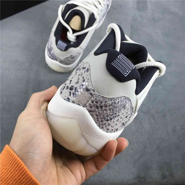 snakeskin light bone low jumpman 11 basketball shoes mens fashion sneakers carbon board design speeding stadium size 40-47d66gx4s0
snakeskin light bone low jumpman 11 basketball shoes mens fashion sneakers carbon board design speeding stadium size 40-47d66gx4s0