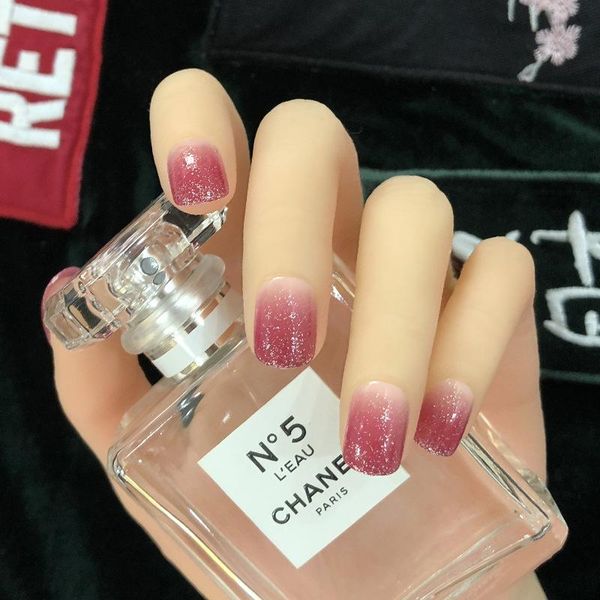 false nails 24pcs glitter sequins gradient pink waterproof artificial nail with glue short full cover fake press on pre design to, Red;gold
false nails 24pcs glitter sequins gradient pink waterproof artificial nail with glue short full cover fake press on pre design to, Red;gold