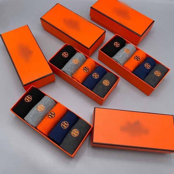 socks men's boxed h family leisure business middle tube cotton embroidered h, Black;white
socks men's boxed h family leisure business middle tube cotton embroidered h, Black;white