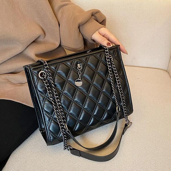 evening bags fashion lingge shoulder bag high-capacity women's crossbody brand design chain handbag female luxury leather tote
evening bags fashion lingge shoulder bag high-capacity women's crossbody brand design chain handbag female luxury leather tote