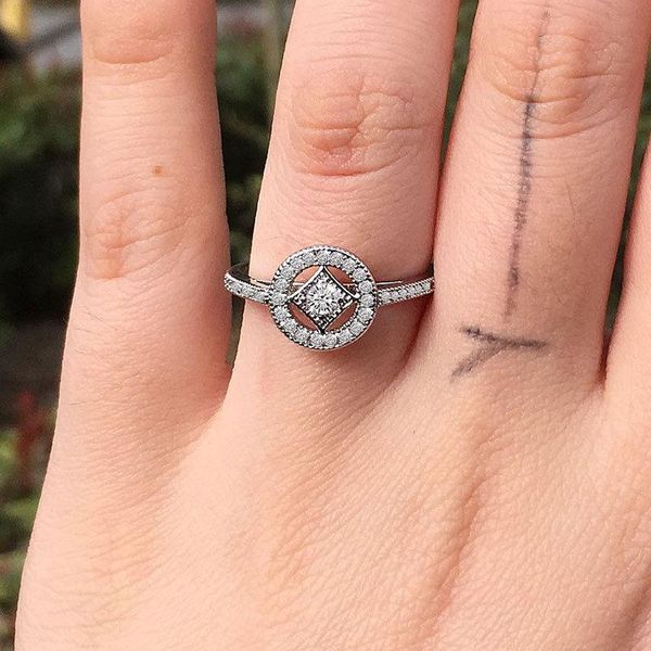 wedding rings fashion luxury creative design silver color hollow cystal rhombus engagement jewelry for women party gifts, Slivery;golden
wedding rings fashion luxury creative design silver color hollow cystal rhombus engagement jewelry for women party gifts, Slivery;golden