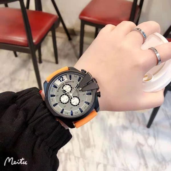 wristwatches 2021 men's quartz, functional chronograph, all hands are normal, high-quality, high-quality gift for men watch, Slivery;brown
wristwatches 2021 men's quartz, functional chronograph, all hands are normal, high-quality, high-quality gift for men watch, Slivery;brown
