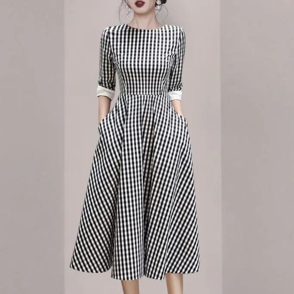 summer women fashion black plaid midi dress elegant square collar vintage high waist slim big swing dresses vestidos 210518, Black;gray 
summer women fashion black plaid midi dress elegant square collar vintage high waist slim big swing dresses vestidos 210518, Black;gray