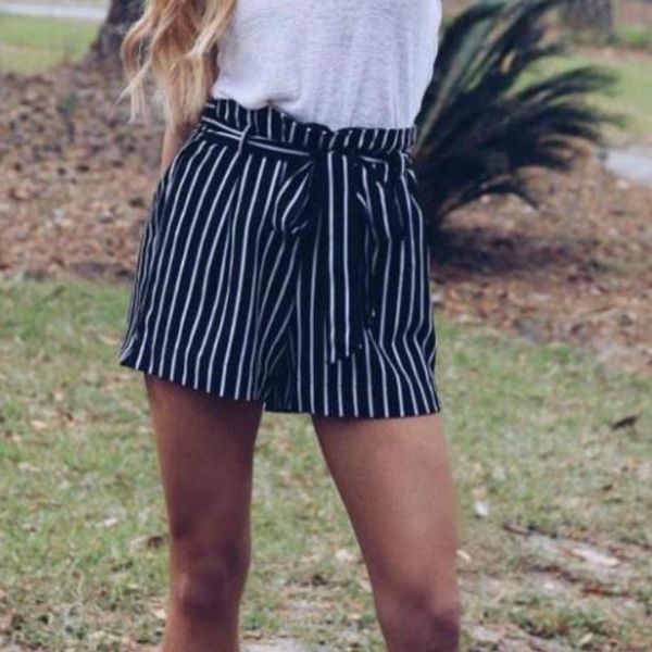women's shorts 2021 women casual fashion summer striped printed wasit loose beach lace up short, White;black
women's shorts 2021 women casual fashion summer striped printed wasit loose beach lace up short, White;black