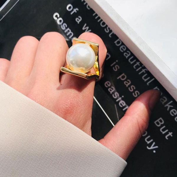 cluster rings hangzhi 2021 exaggeration personality trend big pearl index finger middle ring for women party jewelry gifts, Golden;silver
cluster rings hangzhi 2021 exaggeration personality trend big pearl index finger middle ring for women party jewelry gifts, Golden;silver