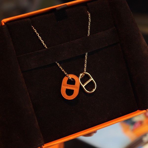 european 925 sterling silver diamond necklaces dual-tags gold necklace fine jewelry for women famous brand
european 925 sterling silver diamond necklaces dual-tags gold necklace fine jewelry for women famous brand