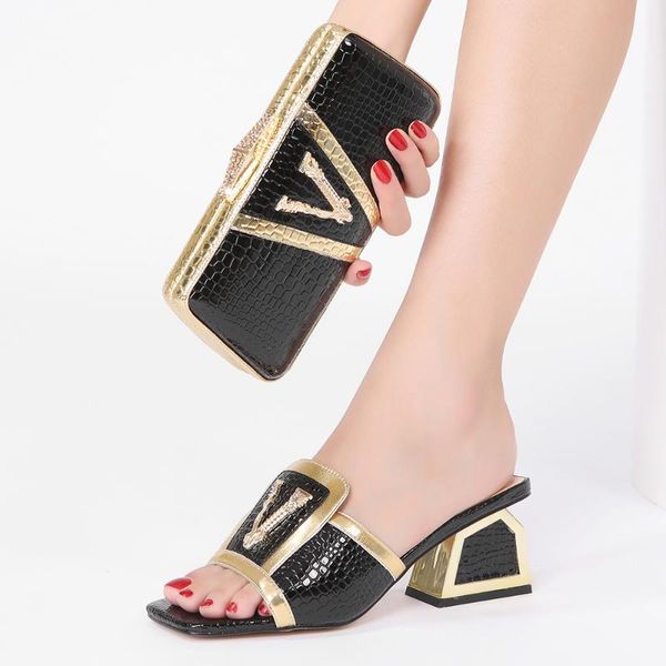 slippers 2021 rhinestone women fashion banquet wedding summer party crystal large size 43 set bags shoes africa nigeria, Black
slippers 2021 rhinestone women fashion banquet wedding summer party crystal large size 43 set bags shoes africa nigeria, Black