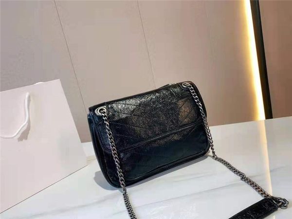 fashion catwalk messenger bag luxury goods in fact, ladies handbags stylish single product one-shoulder me ssenger bags exquisite hardware v
fashion catwalk messenger bag luxury goods in fact, ladies handbags stylish single product one-shoulder me ssenger bags exquisite hardware v