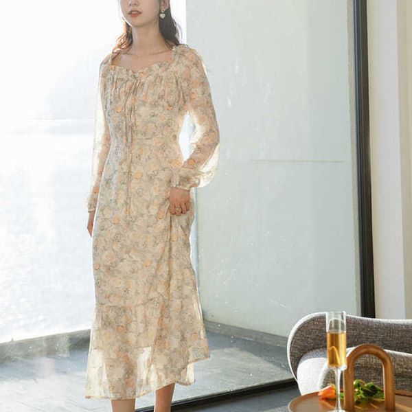 summer square collar elegant party dress women print casual floral midi vintage female beach boho korean 210517, Black;gray
summer square collar elegant party dress women print casual floral midi vintage female beach boho korean 210517, Black;gray