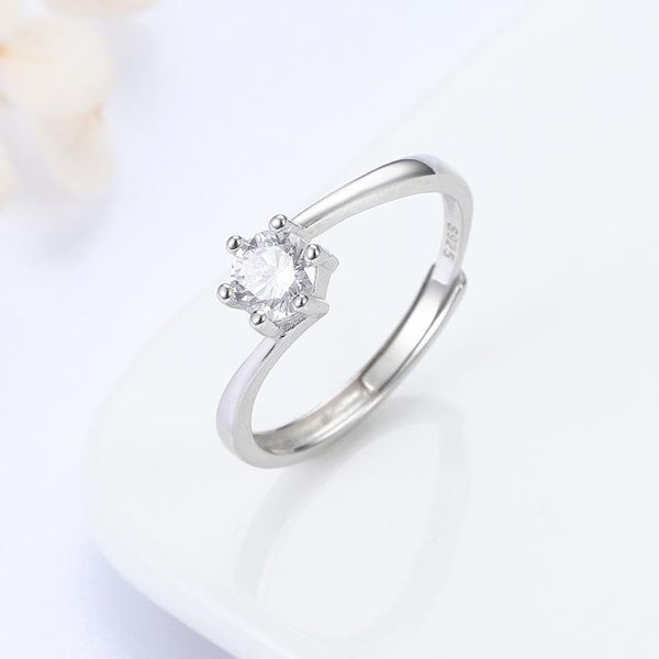 wedding rings s925 sterling silver six claw diamond ring single female one carat proposal, Slivery;golden
wedding rings s925 sterling silver six claw diamond ring single female one carat proposal, Slivery;golden