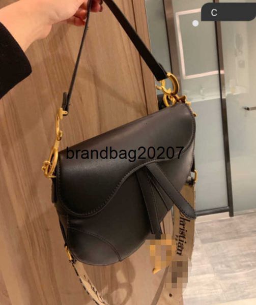 trendy women luxury designer saddle bags brand d letter handbags cross body shoulder bags leather female fashion 2081701l
trendy women luxury designer saddle bags brand d letter handbags cross body shoulder bags leather female fashion 2081701l