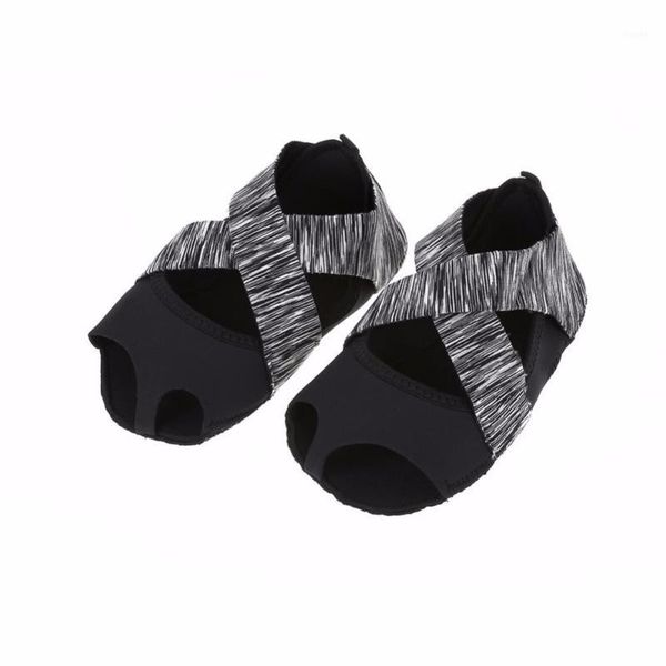 yoga socks shoes insoles ballet non-slip five finger toe sport pilates massaging insole soft wrap dance training for women1
yoga socks shoes insoles ballet non-slip five finger toe sport pilates massaging insole soft wrap dance training for women1