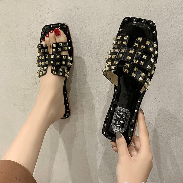 2021 New Slippers Womens Luxury Designer Sandals Summer Flat Bottom Rivet Sandals Flip Flop Fashion Low Heel Women Shoes, Black rivet
2021 New Slippers Womens Luxury Designer Sandals Summer Flat Bottom Rivet Sandals Flip Flop Fashion Low Heel Women Shoes, Black rivet
