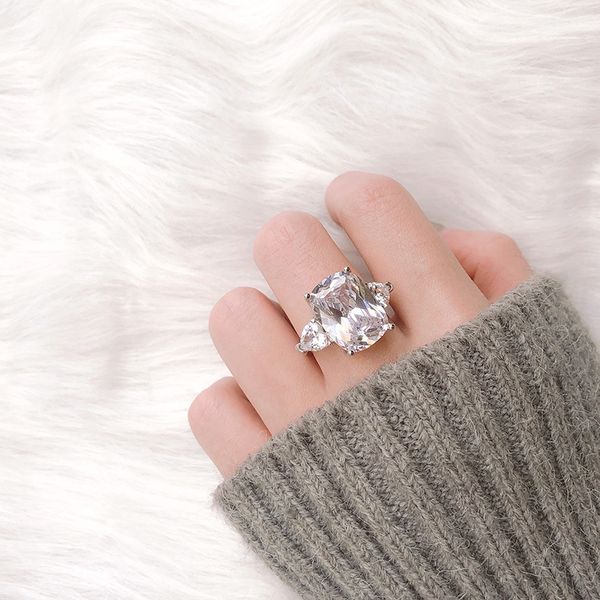 new sparkling vintage jewelry couple rings 925 sterling silver big oval cut diamond women wedding bridal ring set gift, Golden;silver
new sparkling vintage jewelry couple rings 925 sterling silver big oval cut diamond women wedding bridal ring set gift, Golden;silver