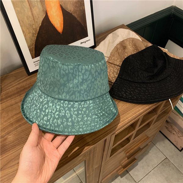 hat female autumn and winter designer net red same jacquard leopard fisherman's outdoor sunscreen basin fashion
hat female autumn and winter designer net red same jacquard leopard fisherman's outdoor sunscreen basin fashion