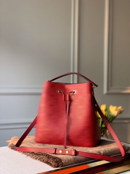 2021 leather cross body drawstring shoulder bags for women girl fashion simple portable leisure bucket bag,d040 size:26*26*17cm
2021 leather cross body drawstring shoulder bags for women girl fashion simple portable leisure bucket bag,d040 size:26*26*17cm