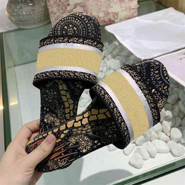 2021 paris embroidery designer women's slippers ladies wear summer outdoor beach floral stripes casual flip flops flat jelly shoe34-40, Black
2021 paris embroidery designer women's slippers ladies wear summer outdoor beach floral stripes casual flip flops flat jelly shoe34-40, Black
