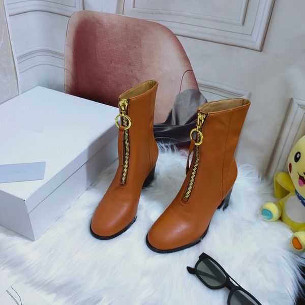 the latest autumn/winter 2021 electronic embroidery matching color letters logo round head middle boot for women 35-41, Black
the latest autumn/winter 2021 electronic embroidery matching color letters logo round head middle boot for women 35-41, Black