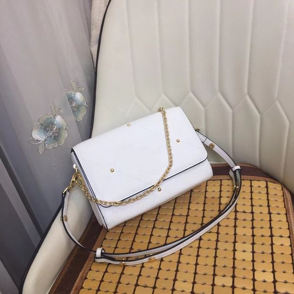 wholesale twist lock cross body bags women small stitched sheepskin genuine leather golden chain handbags m59029
wholesale twist lock cross body bags women small stitched sheepskin genuine leather golden chain handbags m59029