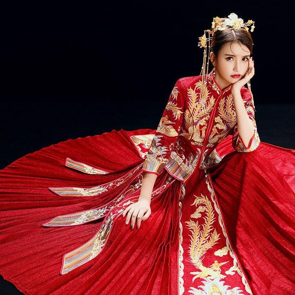 red chinese wedding dress female cheongsam gold line embroidery slim traditional bride qipao ethnic clothing
red chinese wedding dress female cheongsam gold line embroidery slim traditional bride qipao ethnic clothing