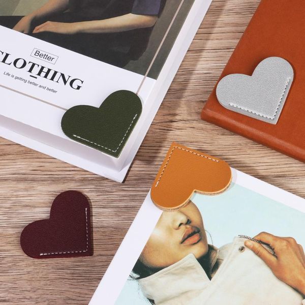 bookmark 8pcs love heart shaped mini corner page marker pure color vintage leather reading book handmade stationary gift
bookmark 8pcs love heart shaped mini corner page marker pure color vintage leather reading book handmade stationary gift