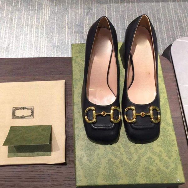 leisure slippers sandali outdoor women luxury beach designer sandals summer fashion designers flat flip flops slides 100% leather lady metal, Black
leisure slippers sandali outdoor women luxury beach designer sandals summer fashion designers flat flip flops slides 100% leather lady metal, Black