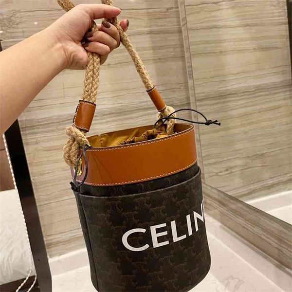 handbag hemp rope old flower classic retro imported cowhide brown bucket bag small red book ins net size 19 * 24 designers bags hileng
handbag hemp rope old flower classic retro imported cowhide brown bucket bag small red book ins net size 19 * 24 designers bags hileng