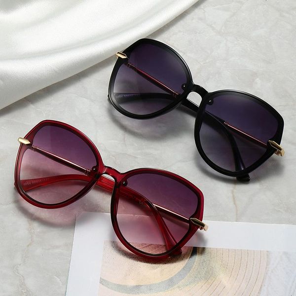 sunglasses retro women fashion eyewear male female anti uv shades glasses wholesale, White;black
sunglasses retro women fashion eyewear male female anti uv shades glasses wholesale, White;black