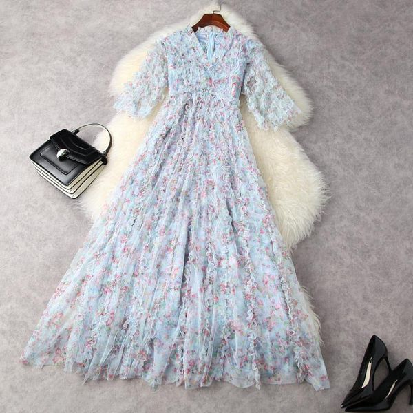 party dresses summer 2021 v neck with five-quarter sleeve net yarn printing fashion pleated dress european and american women's wear, White;black
party dresses summer 2021 v neck with five-quarter sleeve net yarn printing fashion pleated dress european and american women's wear, White;black