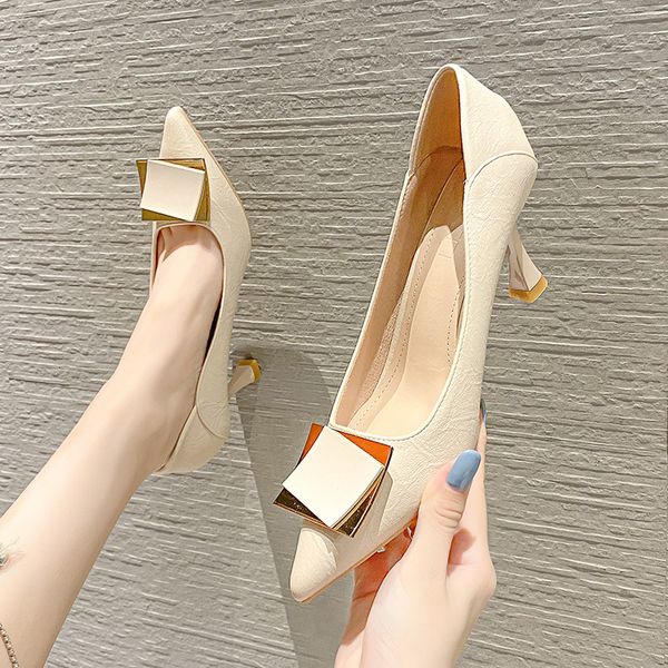 luxury dress shoes 528-a27 2021 french high women's shallow mouth small size pointed middle and thin heels girls' black single sho
luxury dress shoes 528-a27 2021 french high women's shallow mouth small size pointed middle and thin heels girls' black single sho