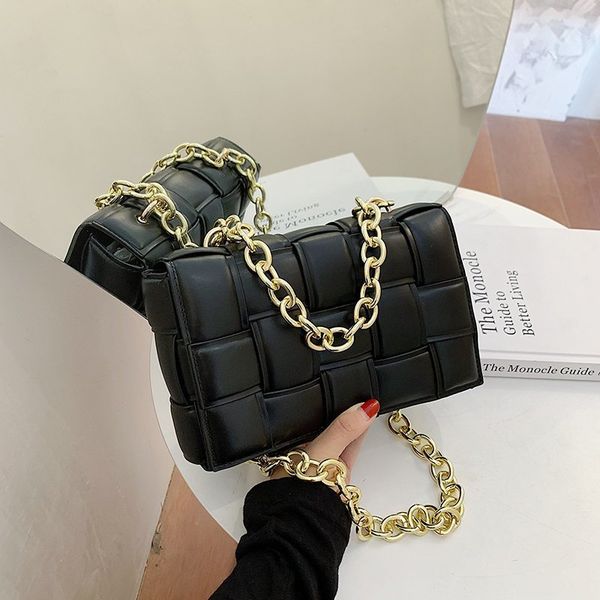 design s chain texture 2021 new fashion single shoulder messenger bag foreign style personalized women's small square bag
design s chain texture 2021 new fashion single shoulder messenger bag foreign style personalized women's small square bag