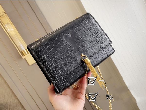 fashion exquisite shopping bag retro casual women totes shoulder bags female leather solid color chain handbag for women 2021
fashion exquisite shopping bag retro casual women totes shoulder bags female leather solid color chain handbag for women 2021