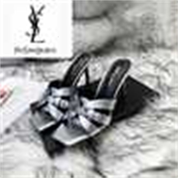 designer luxury brand women high heels dress sandals slippers mules slides pumps loafers shoes ballerinas sneakers ewmi, Black;white
designer luxury brand women high heels dress sandals slippers mules slides pumps loafers shoes ballerinas sneakers ewmi, Black;white