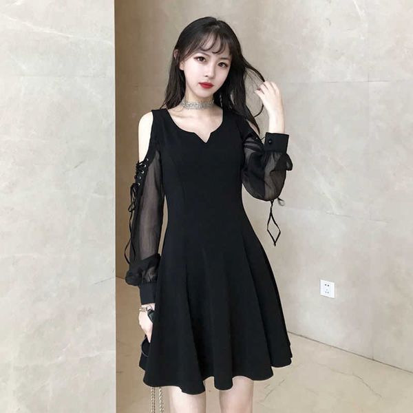 arrival spring gothic girls dresses chest hollow out lace up collar women long sleeve a line black punk dress 210601, Black;gray
arrival spring gothic girls dresses chest hollow out lace up collar women long sleeve a line black punk dress 210601, Black;gray