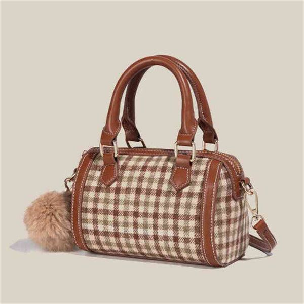 chessboard leather bag women's 2022 new spring simple and versatile portable one shoulder messenger texture boston bag with logo
chessboard leather bag women's 2022 new spring simple and versatile portable one shoulder messenger texture boston bag with logo