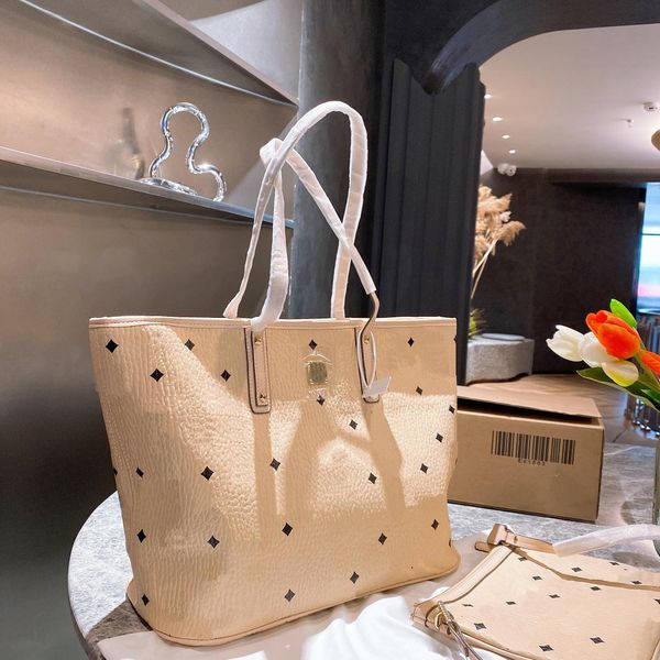 2021 new fashion women's bag designer letter print style shoulder handbag zipper version shopping bags two piece set
2021 new fashion women's bag designer letter print style shoulder handbag zipper version shopping bags two piece set