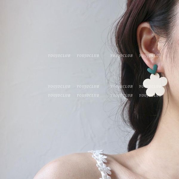 dangle & chandelier fresh love flower earrings 2021 ladies trend stud fashion simple temperament jewelry wholesale, Silver 
dangle & chandelier fresh love flower earrings 2021 ladies trend stud fashion simple temperament jewelry wholesale, Silver