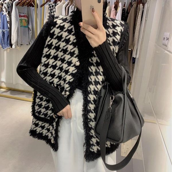 women's vests fall 2021 women clothing imitation mink fleece sweater vest cardigan autumn loose knit jacket waistcoat, Black;white
women's vests fall 2021 women clothing imitation mink fleece sweater vest cardigan autumn loose knit jacket waistcoat, Black;white