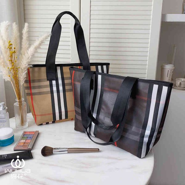 cosmetic bags handbags fog flower korean checkered waterproof coating portable washing beach bathing single shoulder women's
cosmetic bags handbags fog flower korean checkered waterproof coating portable washing beach bathing single shoulder women's