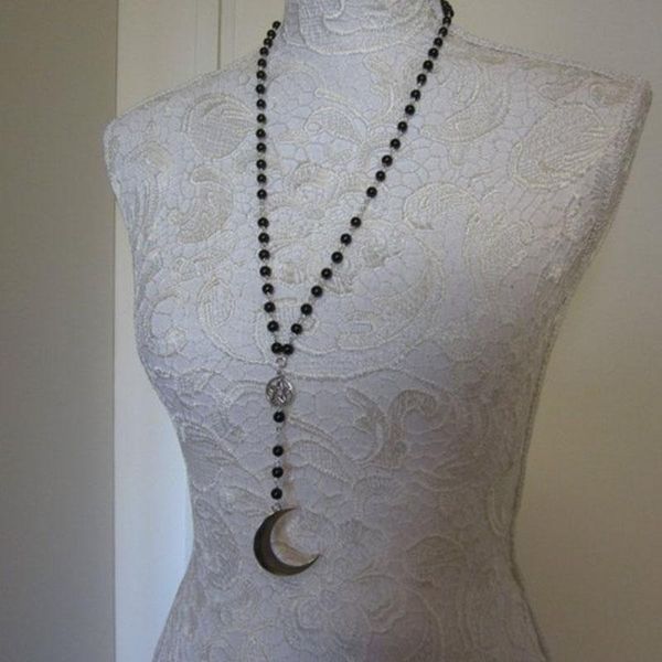 moon crescent rosary, black/silver, wicca, pagan, gothic chains
moon crescent rosary, black/silver, wicca, pagan, gothic chains