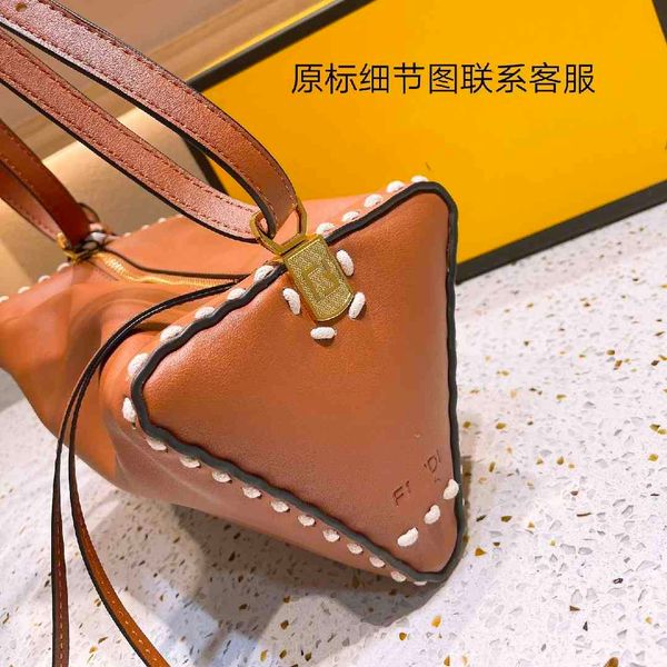 luxury handbags and storage women's new f family fenjia triangle silk scarf single shoulder messenger bag
luxury handbags and storage women's new f family fenjia triangle silk scarf single shoulder messenger bag