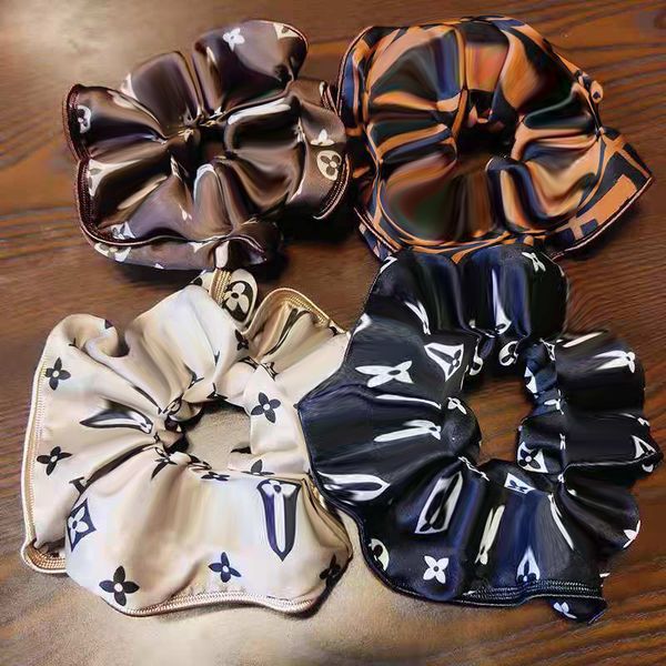 mix 4 style designer brand fashion luxury hair rings logo letters printed rubber bands large intestine ring head rope women fabric headdress, Black;brown
mix 4 style designer brand fashion luxury hair rings logo letters printed rubber bands large intestine ring head rope women fabric headdress, Black;brown
