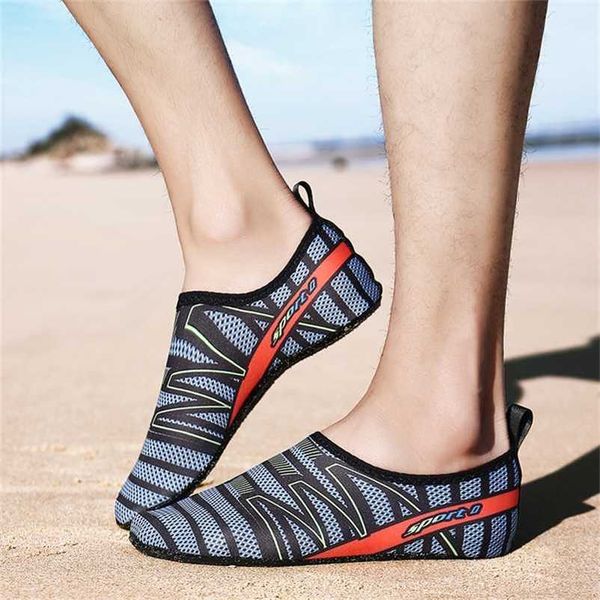 soft lightweight breathable man women aqua shoes quick dry beach wading shoes outdoor flat swimming shoes diving surfing slipper 211218, Black 
soft lightweight breathable man women aqua shoes quick dry beach wading shoes outdoor flat swimming shoes diving surfing slipper 211218, Black