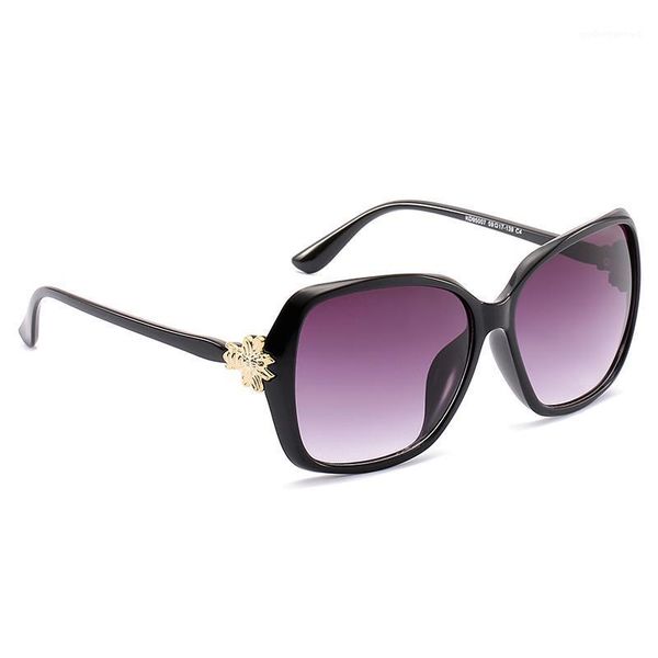 sunglasses decorative vintage oversized women brand designer luxury retro colored frame sun glasses female uv400 shades, White;black
sunglasses decorative vintage oversized women brand designer luxury retro colored frame sun glasses female uv400 shades, White;black