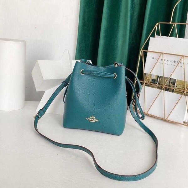 2020 luxury fashion women small bag women wild diagonal shoulder bags new sense bag natural wind style ladies bags 3
2020 luxury fashion women small bag women wild diagonal shoulder bags new sense bag natural wind style ladies bags 3