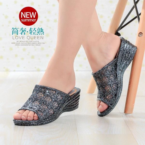 slippers crystal shoes summer fashion slope with elegant transparent plastic home non-slip comfortable ladies slippers., Black
slippers crystal shoes summer fashion slope with elegant transparent plastic home non-slip comfortable ladies slippers., Black