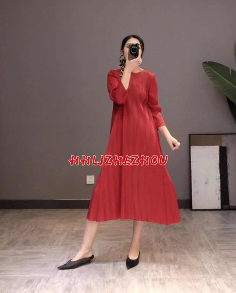 dress miyake the fashion o-neck solid nine points sleeve a-line long es, Black;gray
dress miyake the fashion o-neck solid nine points sleeve a-line long es, Black;gray