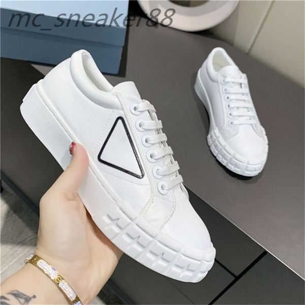 2021 rubber platform shoes designer wheel cassetta nylon sneakers low-fabric casual seam lerren shoe low-up sneaker, Black
2021 rubber platform shoes designer wheel cassetta nylon sneakers low-fabric casual seam lerren shoe low-up sneaker, Black