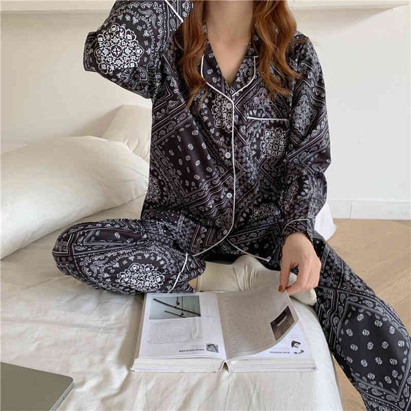 sleepwear two pieces suit retro printing gentle nightwear sweet soft casual loose fashion long sleeves pajamas set, Black;red
sleepwear two pieces suit retro printing gentle nightwear sweet soft casual loose fashion long sleeves pajamas set, Black;red