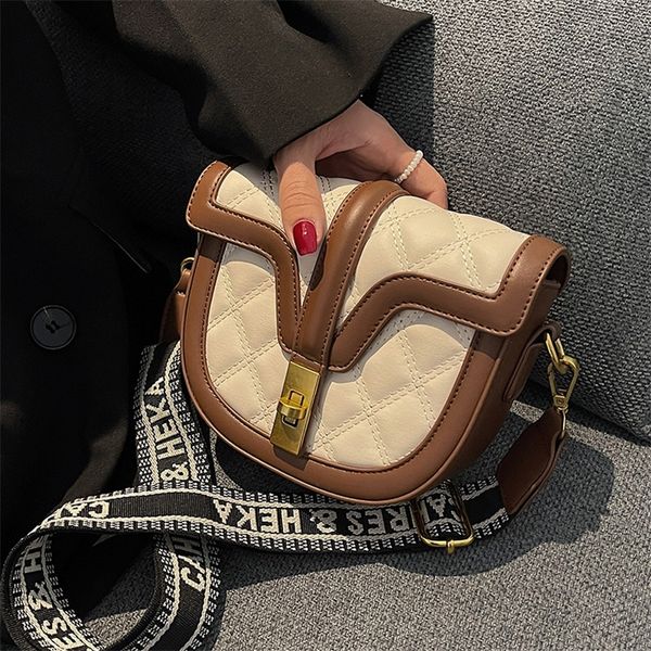 2022 factory wholesale new lingge embroidered line small korean color contrast women's in autumn with ins messenger saddle bag babu
2022 factory wholesale new lingge embroidered line small korean color contrast women's in autumn with ins messenger saddle bag babu